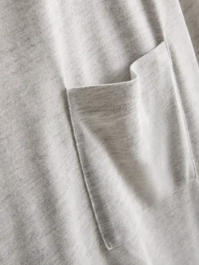 Patch pocket longline tee