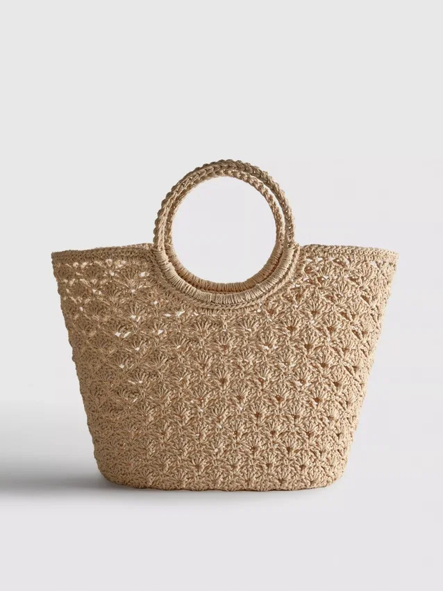 Paula echevarría crochet bucket bag