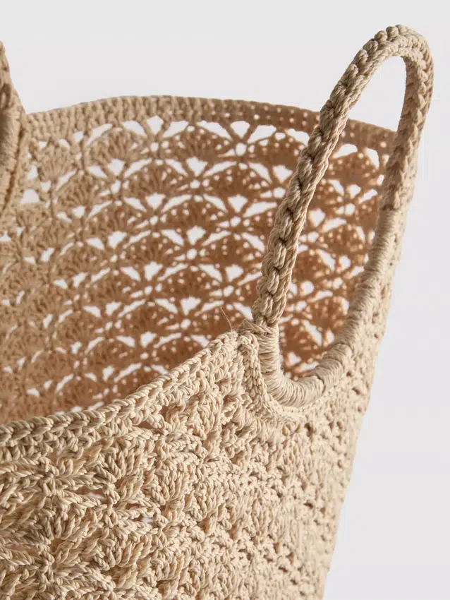 Paula echevarría crochet bucket bag