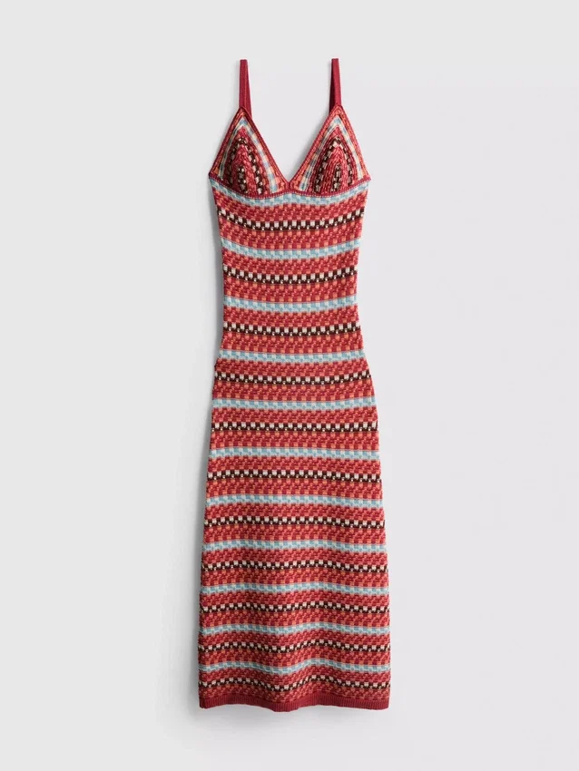 Paula echevarría crochet v-neck maxi dress