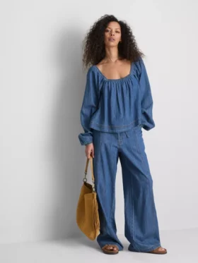 Paula echevarría denim puff-sleeve top