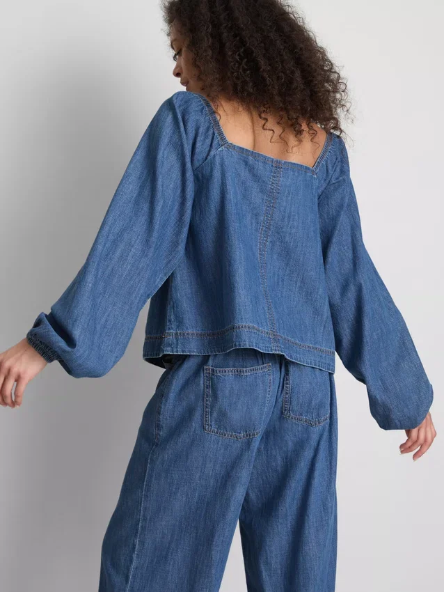 Paula echevarría denim puff-sleeve top