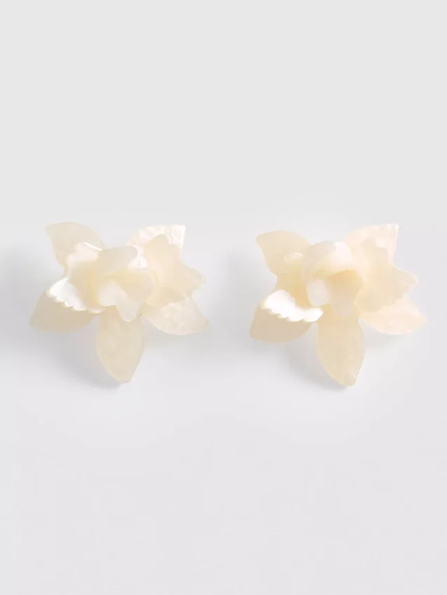Paula echevarría floral 3d studs