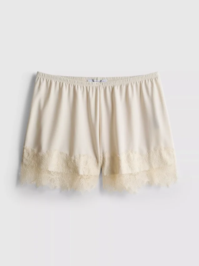 Paula echevarría lace-trim shorts
