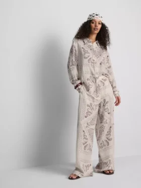 Paula echevarría paisley crushed satin button-up shirt