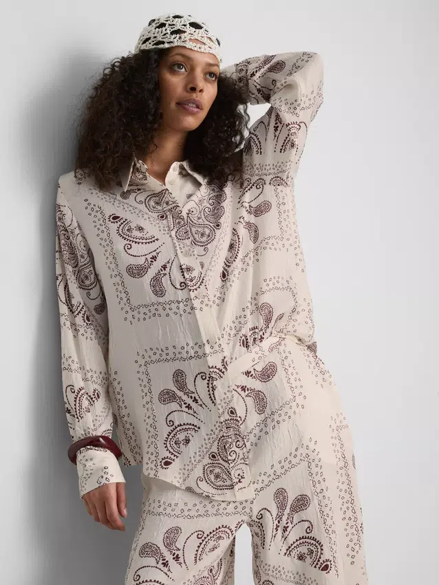Paula echevarría paisley crushed satin button-up shirt