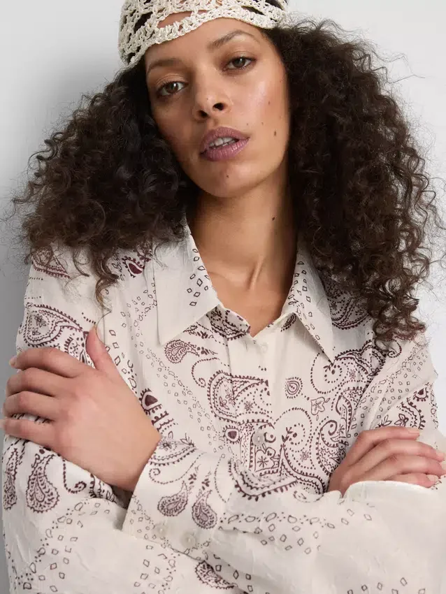 Paula echevarría paisley crushed satin button-up shirt