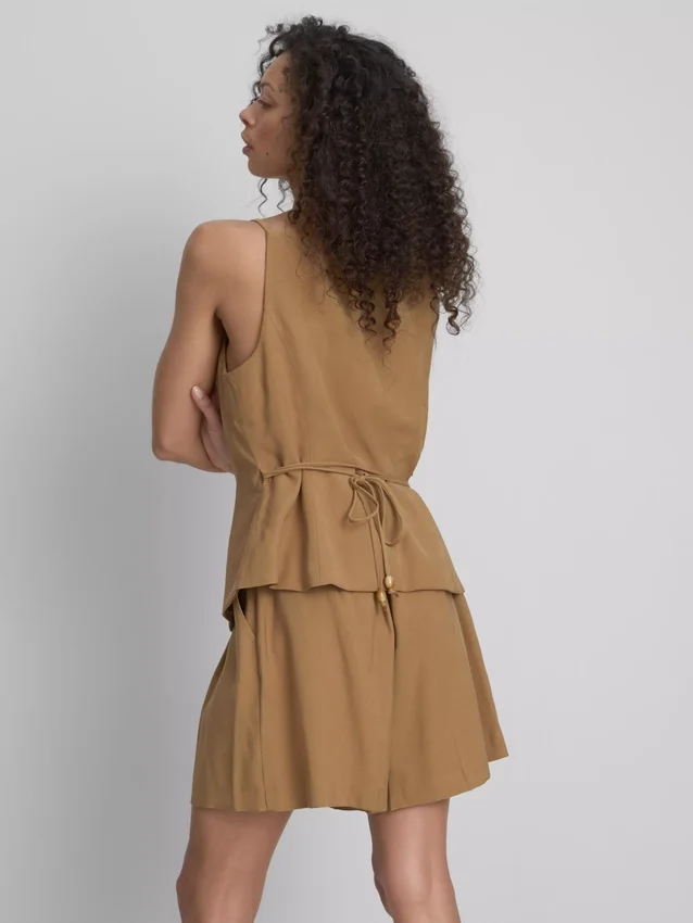 Paula echevarría peplum-hem vest