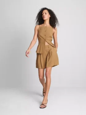 Paula echevarría pleated bermuda shorts