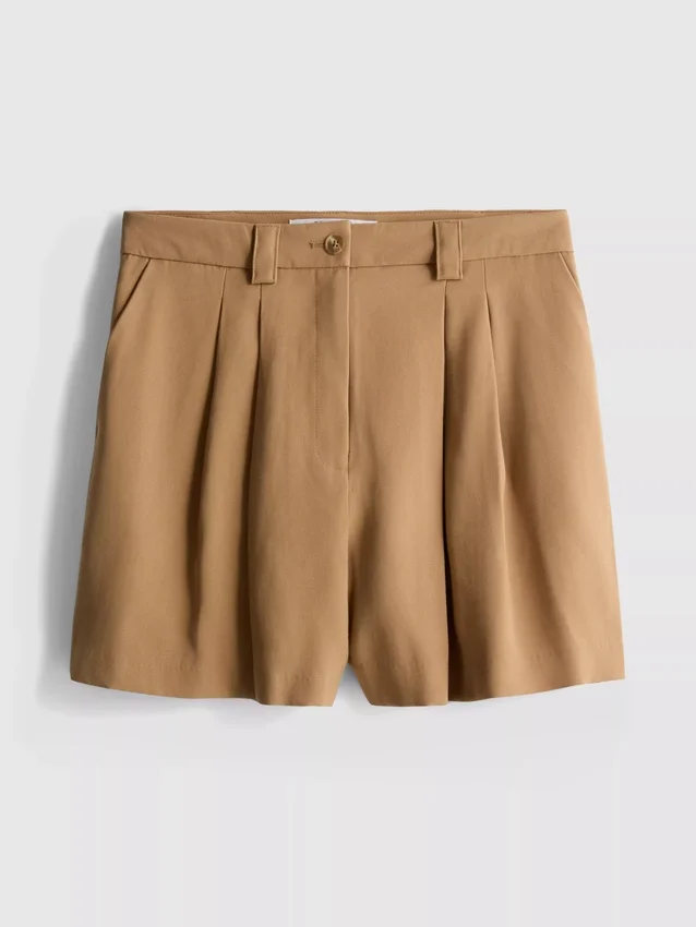 Paula echevarría pleated bermuda shorts