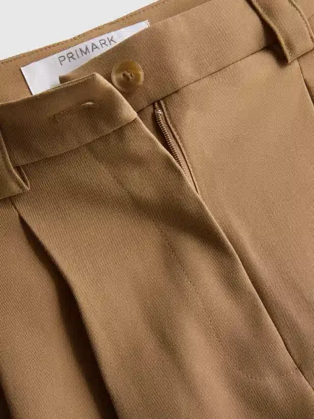 Paula echevarría pleated bermuda shorts