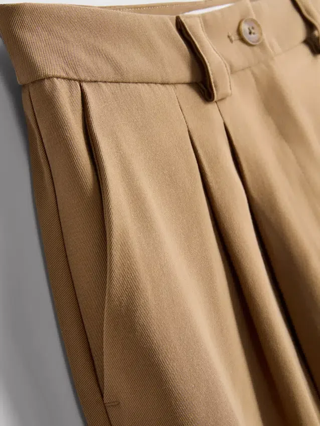 Paula echevarría pleated bermuda shorts