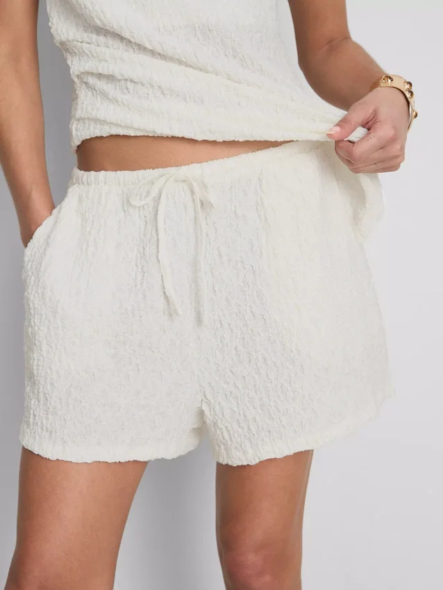 Paula echevarría relaxed crinkle shorts