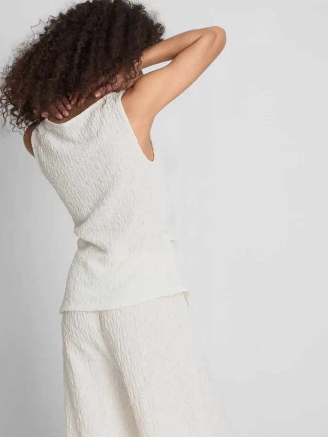 Paula echevarría ruched crinkle tank top