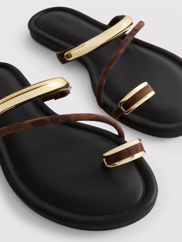 Paula echevarría toe post sandals