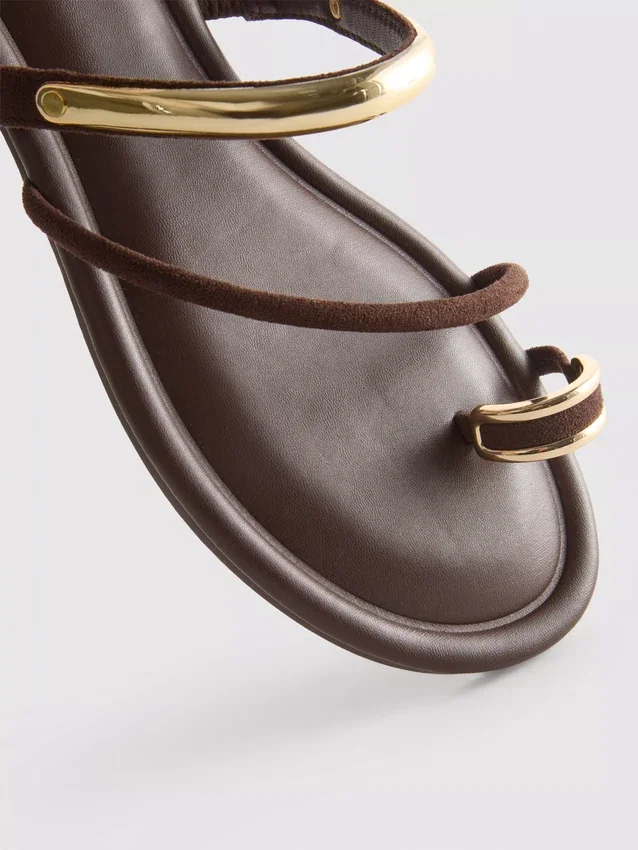Paula echevarría toe post sandals