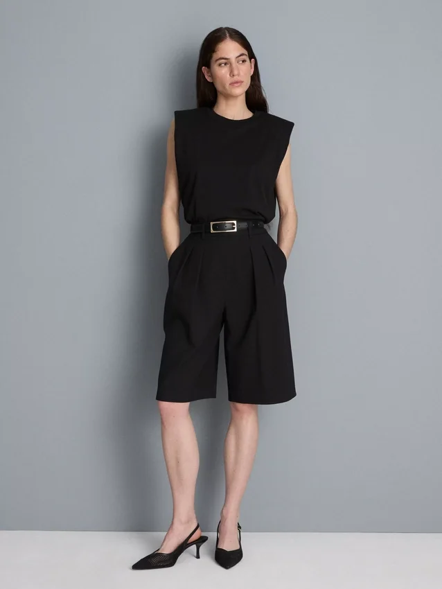 Pleated bermuda shorts