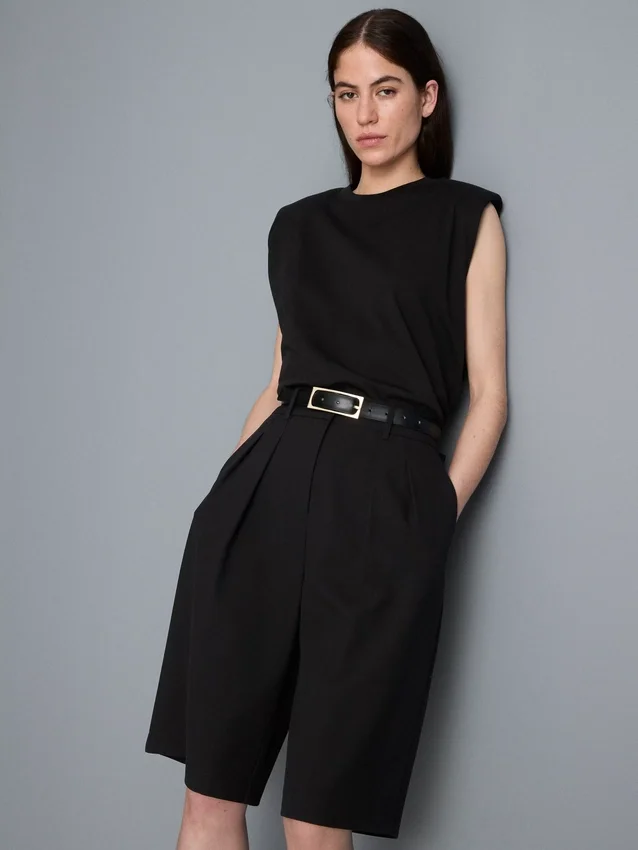 Pleated bermuda shorts