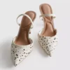 Polka dot pointed pumps