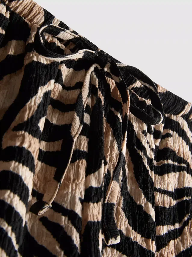 Printed crinkle textured shorts