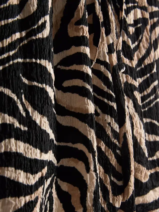 Printed crinkle textured shorts