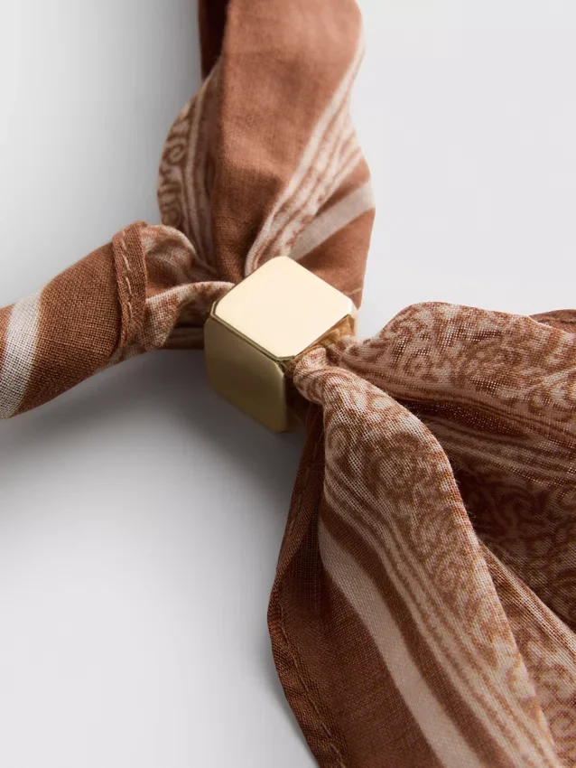 Printed diamond scarf