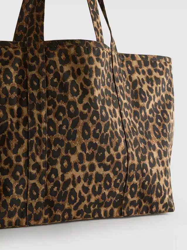 Printed tote bag