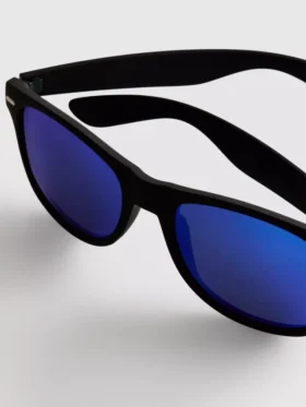 Rectangular mirrored sunglasses