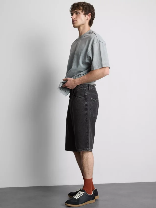 Relaxed denim shorts