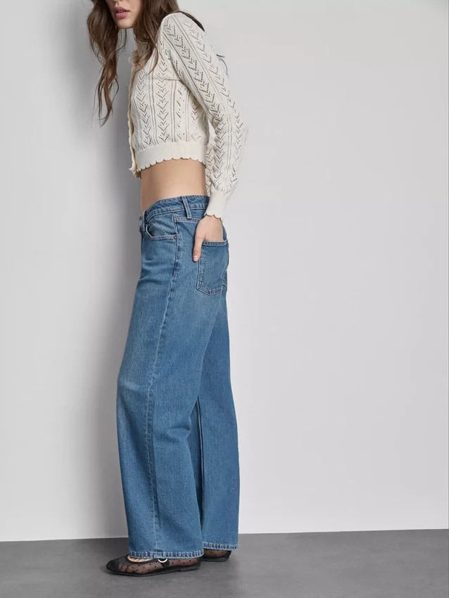 Relaxed low-rise straight-leg denim jeans