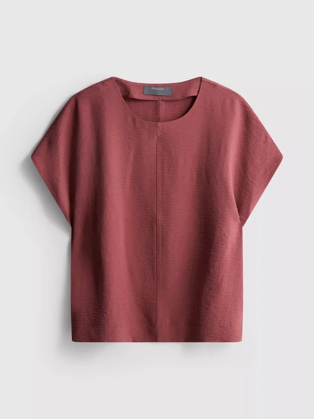 Relaxed round neck air flow tee