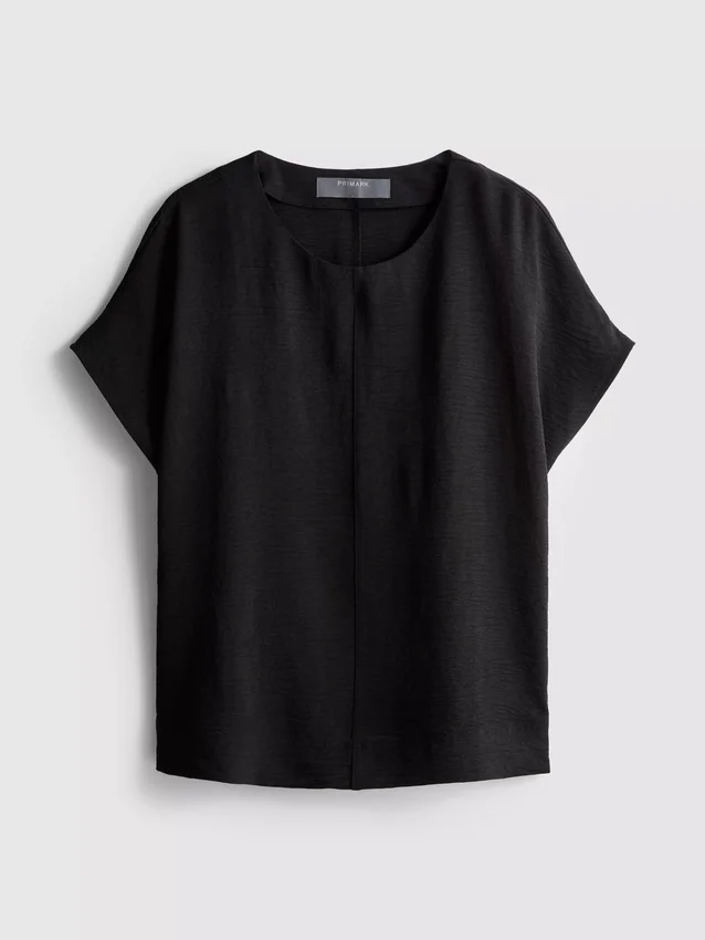 Relaxed round neck air flow tee