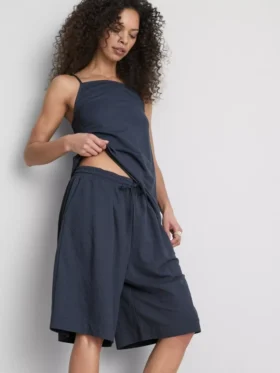 Relaxed textured bermuda shorts