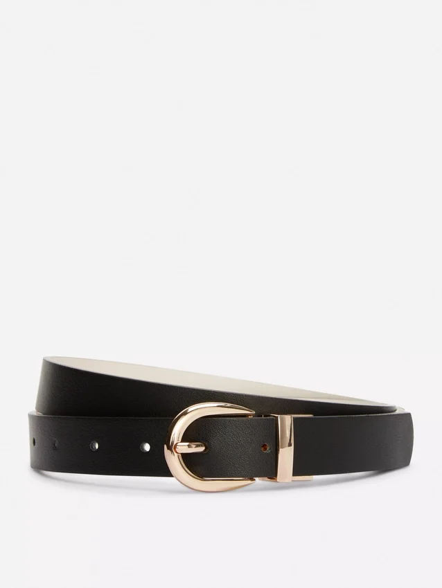 Reversible curved-buckle belt