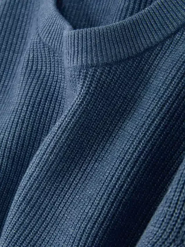 Ribbed crew neck sweater