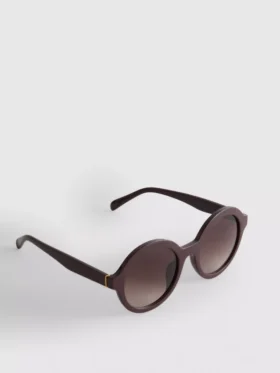 Round tinted sunglasses