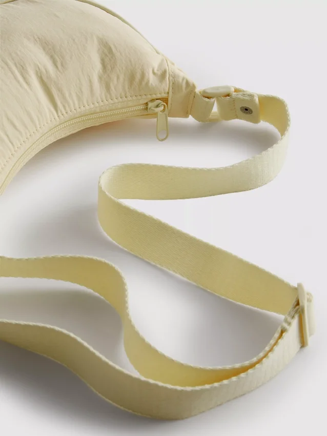 Saddle crossbody bag