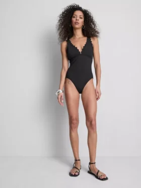 Scallop control swimsuit