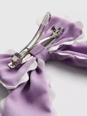 Scallop trim bow hair clip