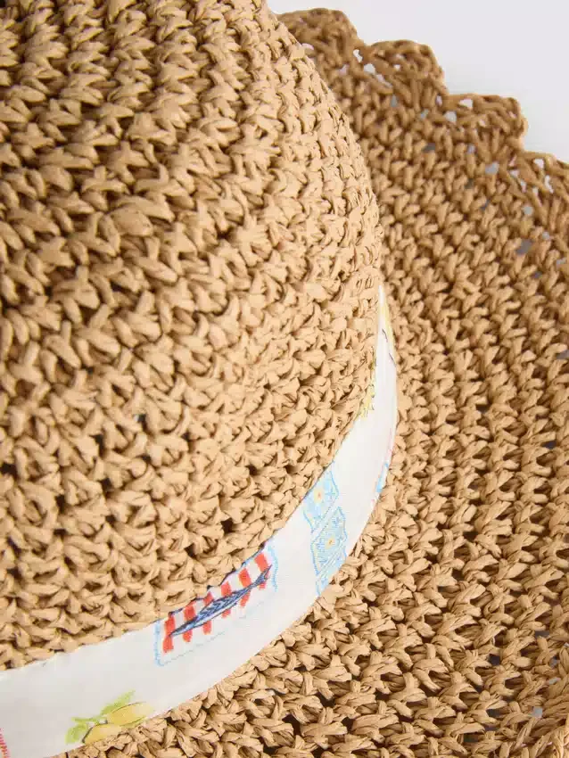 Scallop trim woven hat