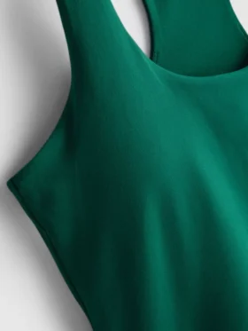 Scoop neck active tank top