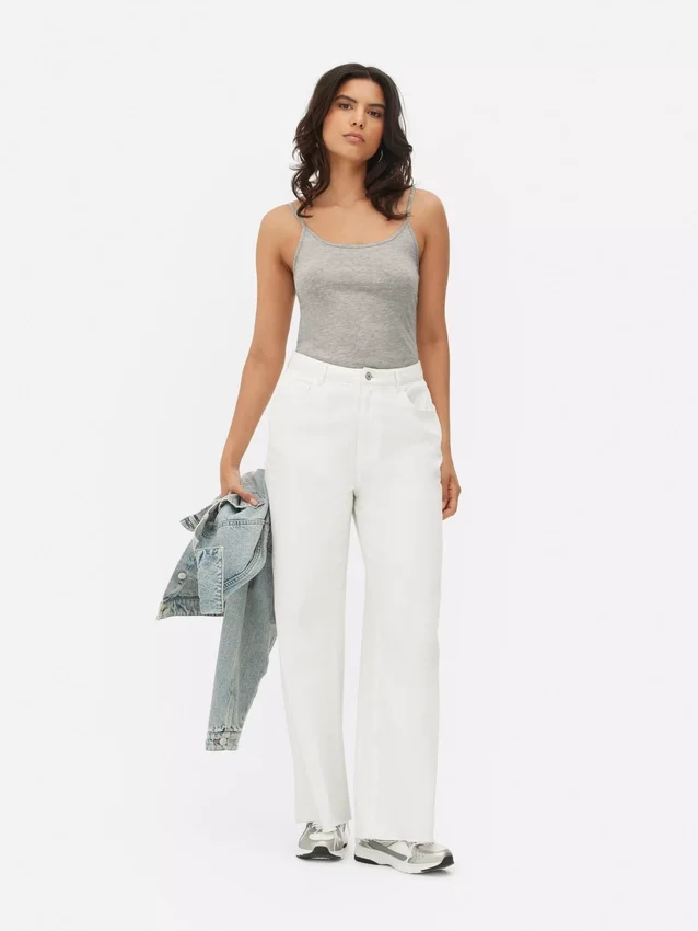 Scoop neck stretch cami