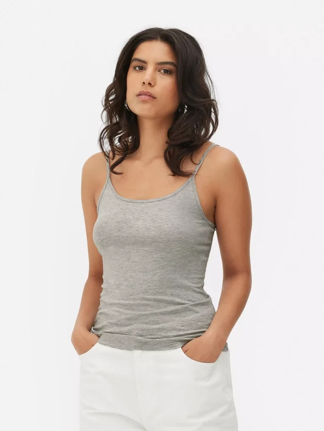 Scoop neck stretch cami