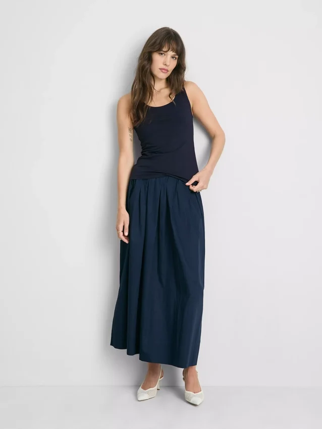 Scoop neck tank