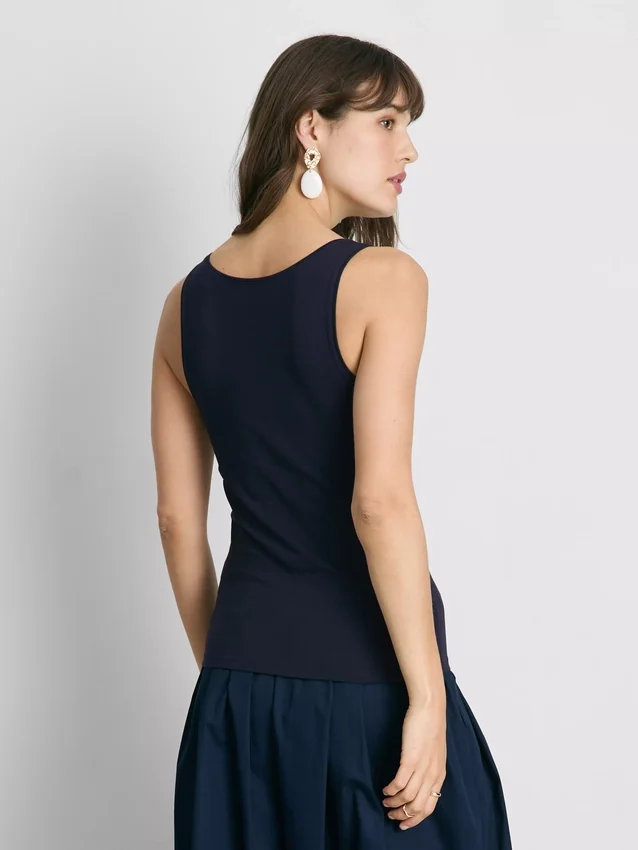 Scoop neck tank