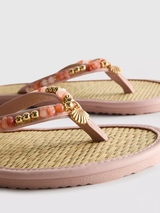 Seagrass effect flip flops