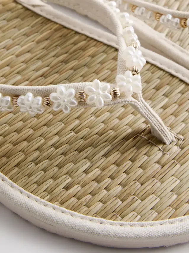 Seagrass effect flip flops