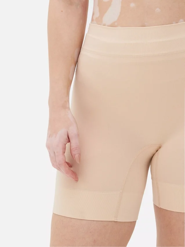 Seamless anti-chafing cycle shorts