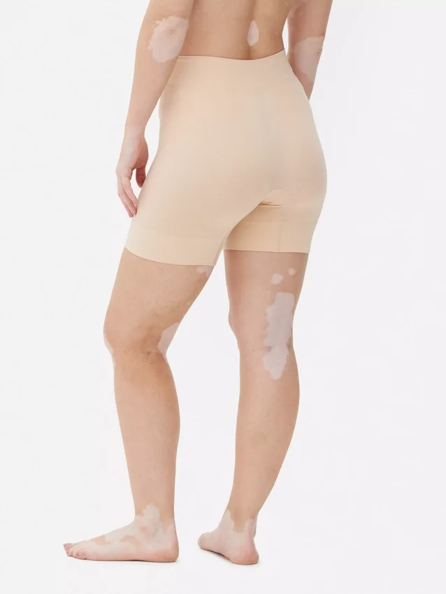 Seamless anti-chafing cycle shorts