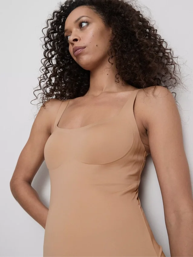 Seamless built-in bra cami